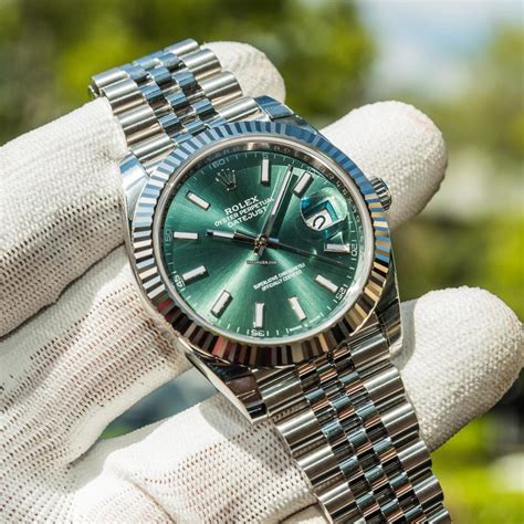 rolex datejust 41 green dial jubilee bracelet|rolex datejust 41 smooth bezel.